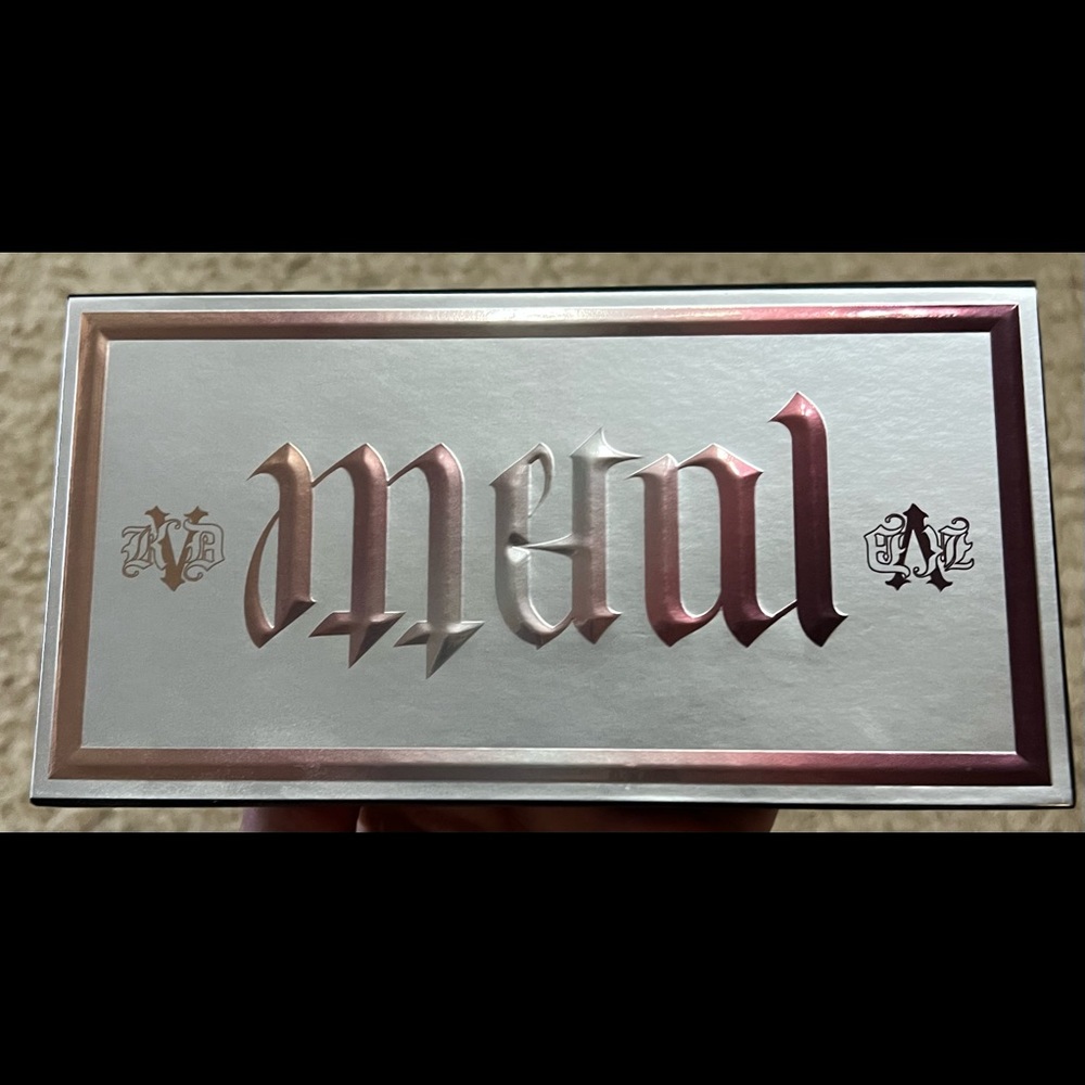 Kat Von D Metal eyeshadow palette